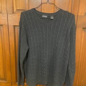 St John’s Bay Fine Gauge Men’s V neck long sleeve pullover Sweater.